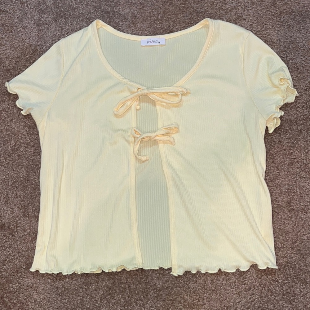 Yellow Tie in the front shirt, large
